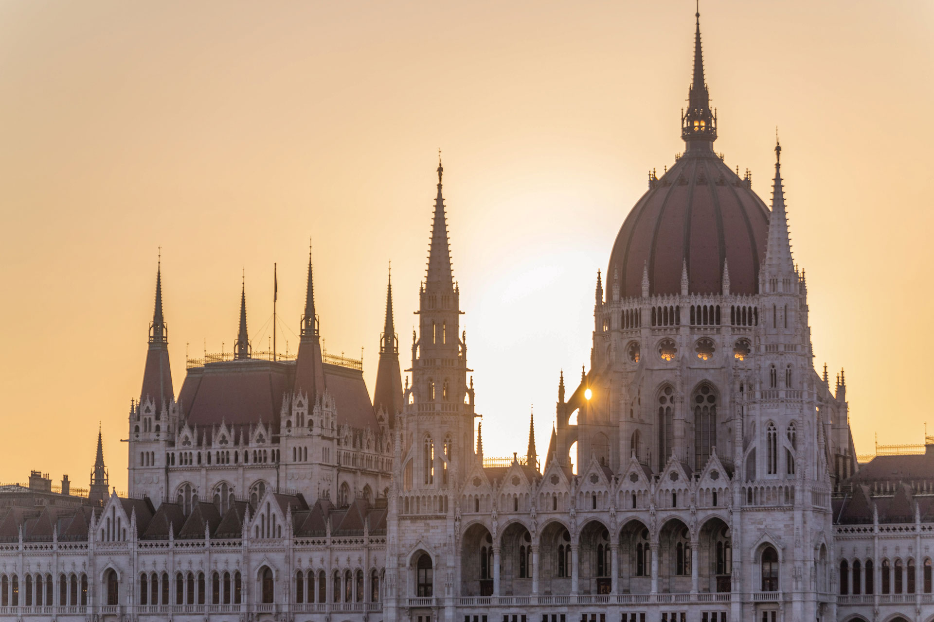 2026 budapest sunrise photoshoot